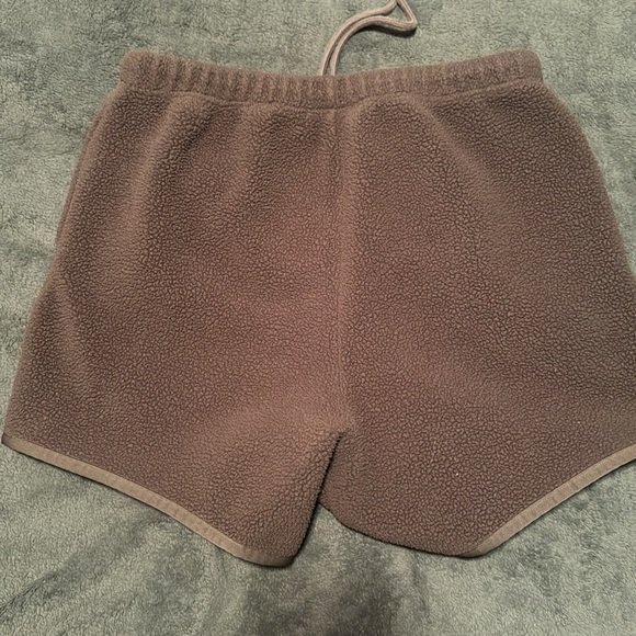 FEAR OF GOD shorts size large - Picture 3 of 3